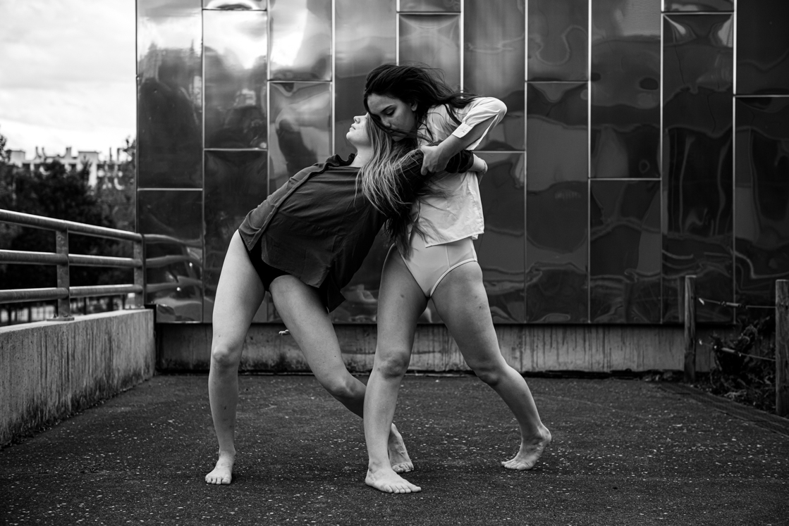 Photo danse contemporaine Lyon Confluence Chloé Escale Juliette Bernard Calabash
