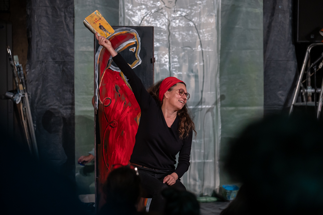 Photo j’écris comme on se venge compagnie les arts oseurs ateliers frappaz villeurbanne