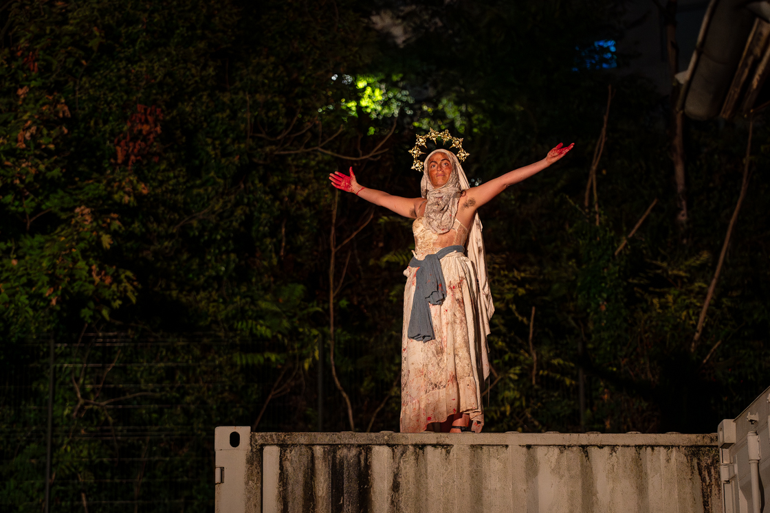 Photo spectacle la madone des égouts laure rossi compagnie rouge esope ateliers frappaz villeurbanne